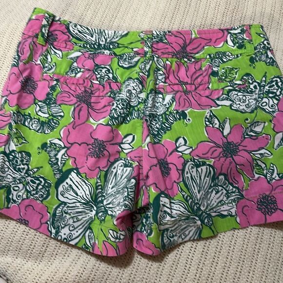 Lilly Pulitzer Floral Green and Pink Women's Shorts - Picture 5 of 5